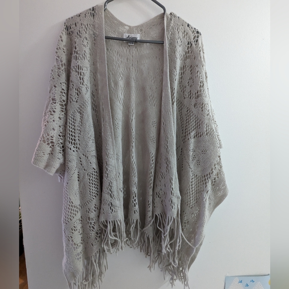 🌼 5 For 20$ 🌼Shawl, Light Gray Knit